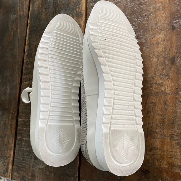 Donald J Pliner Flipp Gray Perforated Low Tip Platform Sneakers Size 8 - Picture 8 of 11